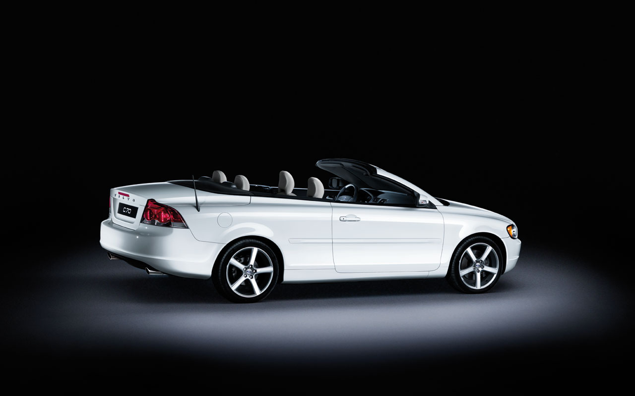 Volvo C70 Ice White. A special version of the Volvo C70 has been released, 